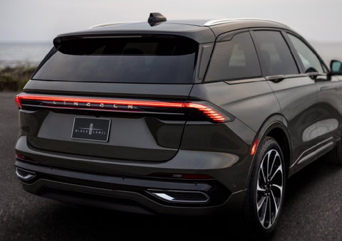The rear of a 2024 Lincoln Black Label Nautilus® SUV displays full LED rear lighting. | Karl Malone Lincoln in El Dorado AR