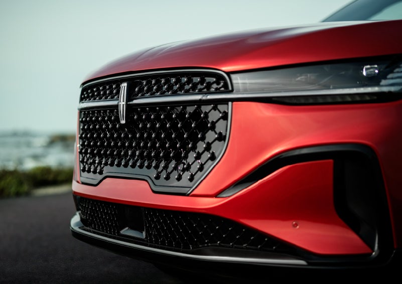 The sleek grille of a 2024 Lincoln Nautilus® SUV with the available Jet Appearance Package makes a bold statement. | Karl Malone Lincoln in El Dorado AR